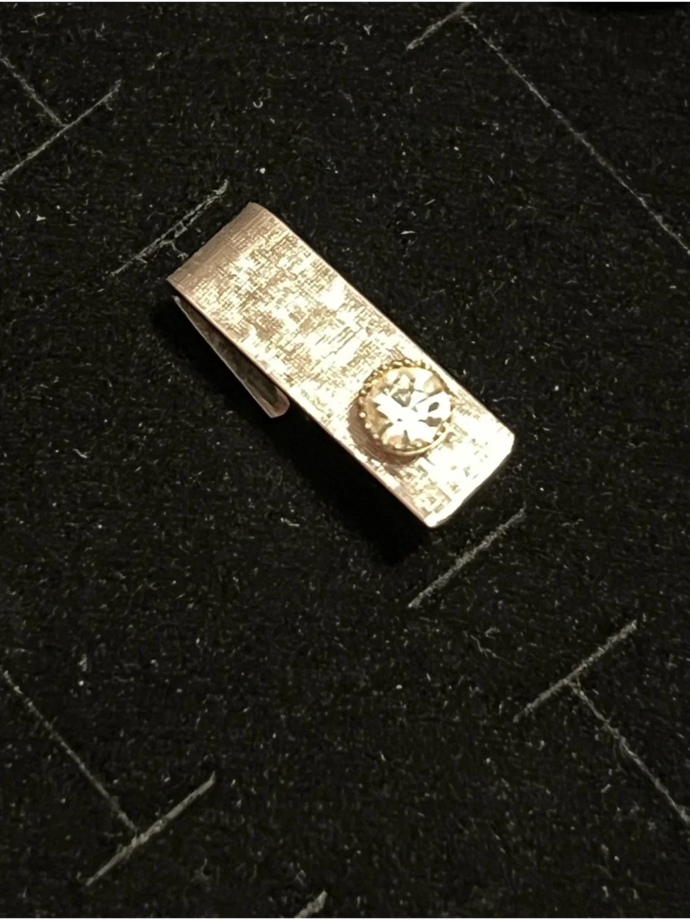 Silver Gold-Tone Men's Tie Clip with Textured Finish and Crystal Accent